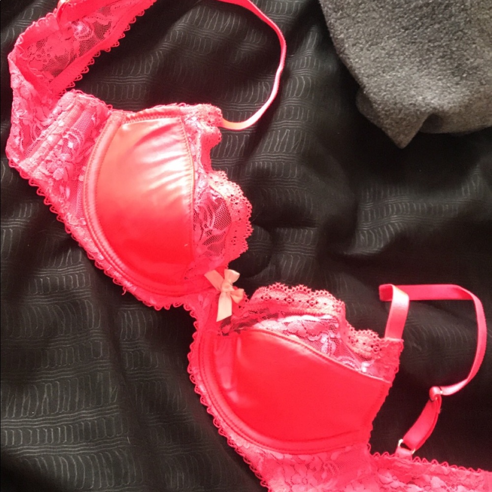 Victoria’s Secret “Lined Demi/ Demi-Buste”